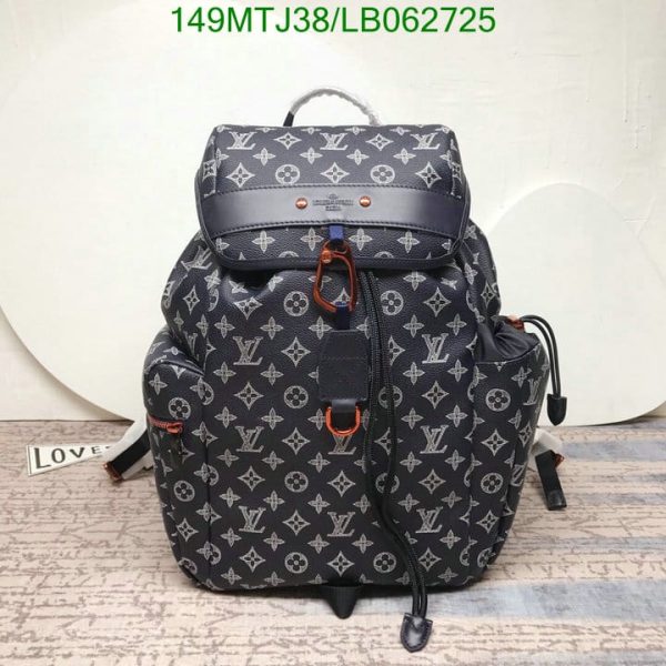 Louis Vuitton AAA+ Replica Discovery Bag Pack Rucksack LB06272589428