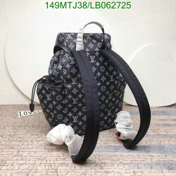 Louis Vuitton AAA+ Replica Discovery Bag Pack Rucksack LB06272589428