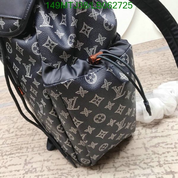 Louis Vuitton AAA+ Replica Discovery Bag Pack Rucksack LB06272589428