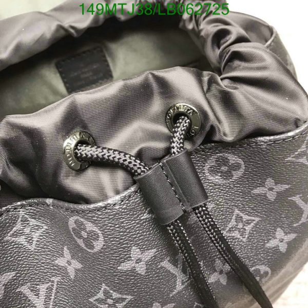 Louis Vuitton AAA+ Replica Discovery Bag Pack Rucksack LB06272589428