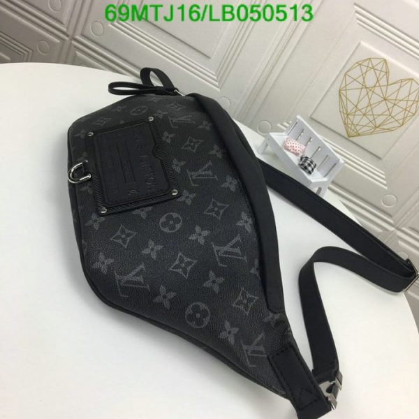 Louis Vuitton AAA+ Replica Discovery Bumbag LB05051341785