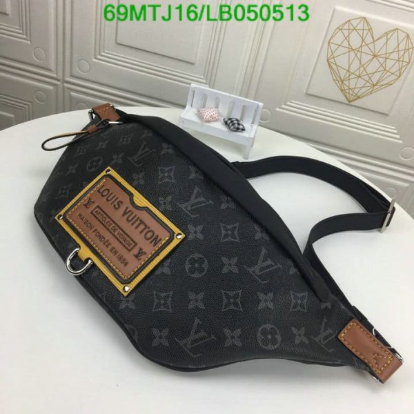 Louis Vuitton AAA+ Replica Discovery Bumbag LB05051341785