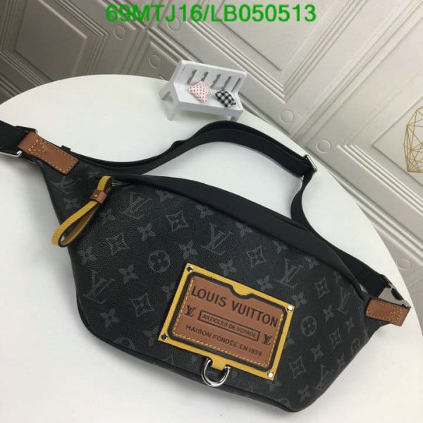 Louis Vuitton AAA+ Replica Discovery Bumbag LB05051341785