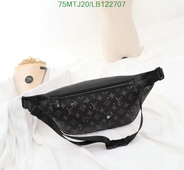 Louis Vuitton AAA+ Replica Discovery Bumbag LB12270757416