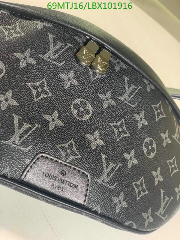 Louis Vuitton AAA+ Replica Discovery Bumbag Limited Edition LBX1019162367