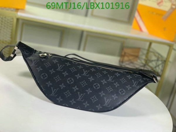 Louis Vuitton AAA+ Replica Discovery Bumbag Limited Edition LBX1019162367