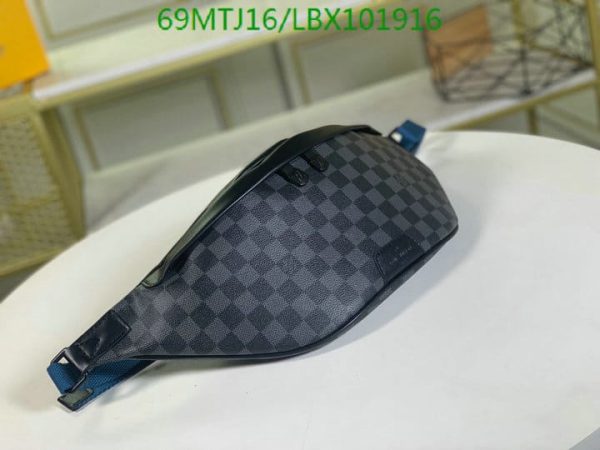 Louis Vuitton AAA+ Replica Discovery Bumbag Limited Edition LBX1019162367