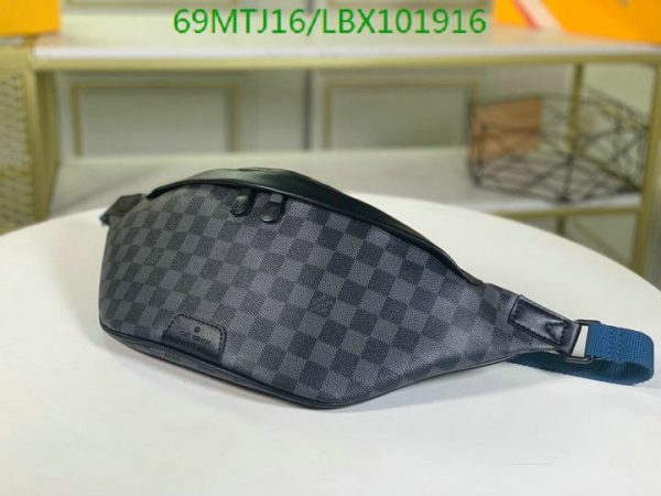 Louis Vuitton AAA+ Replica Discovery Bumbag Limited Edition LBX1019162367