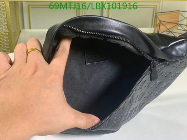 Louis Vuitton AAA+ Replica Discovery Bumbag Limited Edition LBX1019162367