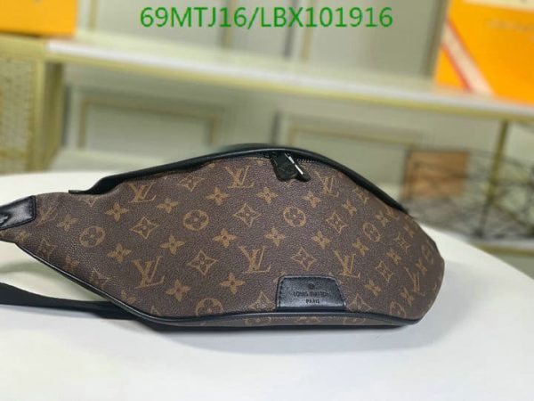 Louis Vuitton AAA+ Replica Discovery Bumbag Limited Edition LBX1019162367