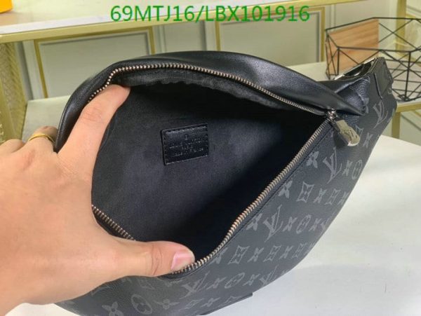 Louis Vuitton AAA+ Replica Discovery Bumbag Limited Edition LBX1019162367