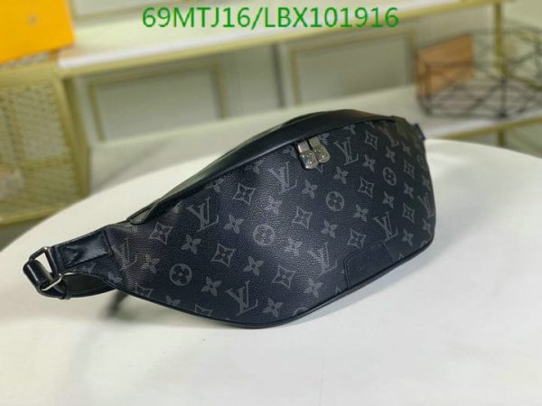 Louis Vuitton AAA+ Replica Discovery Bumbag Limited Edition LBX1019162367