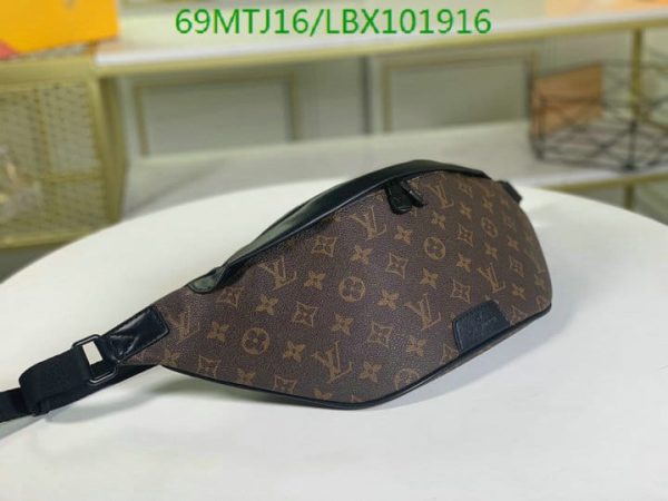 Louis Vuitton AAA+ Replica Discovery Bumbag Limited Edition LBX1019162367