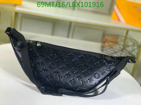 Louis Vuitton AAA+ Replica Discovery Bumbag Limited Edition LBX1019162367