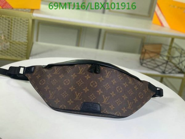 Louis Vuitton AAA+ Replica Discovery Bumbag Limited Edition LBX1019162367