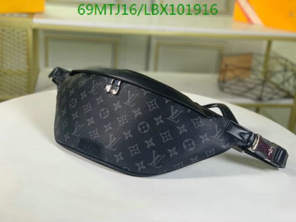 Louis Vuitton AAA+ Replica Discovery Bumbag Limited Edition LBX1019162367