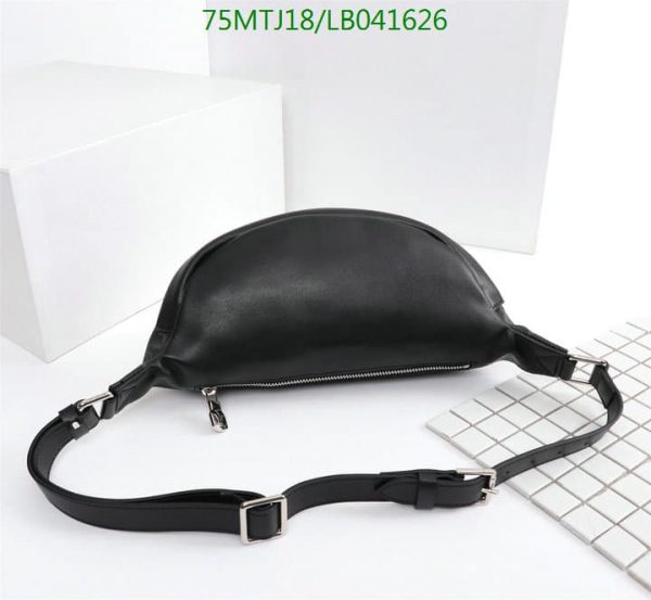 Louis Vuitton AAA+ Replica Discovery Bumbag Monogram Eclipse Canvas LB04162675357