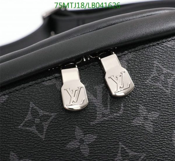 Louis Vuitton AAA+ Replica Discovery Bumbag Monogram Eclipse Canvas LB04162675357