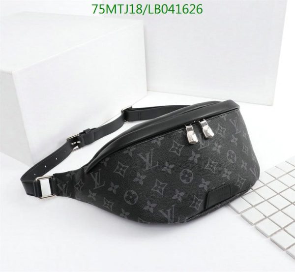 Louis Vuitton AAA+ Replica Discovery Bumbag Monogram Eclipse Canvas LB04162675357