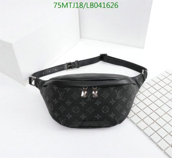 Louis Vuitton AAA+ Replica Discovery Bumbag Monogram Eclipse Canvas LB04162675357