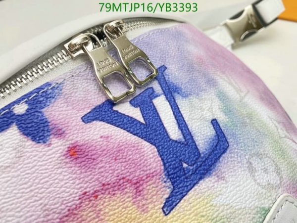 Louis Vuitton AAA+ Replica Discovery Bumbag YB33938963547