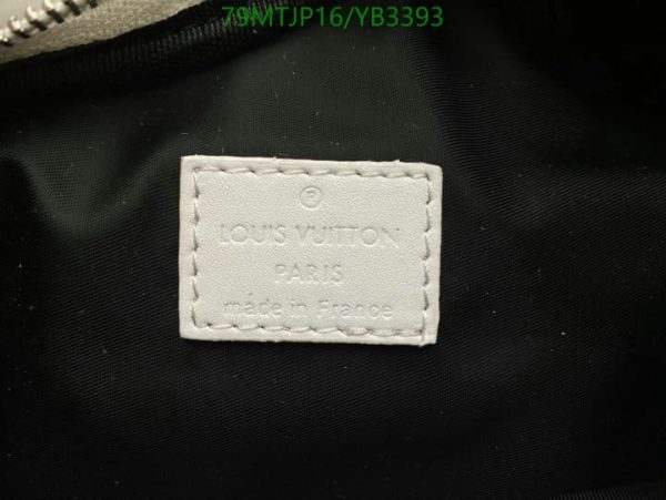 Louis Vuitton AAA+ Replica Discovery Bumbag YB33938963547