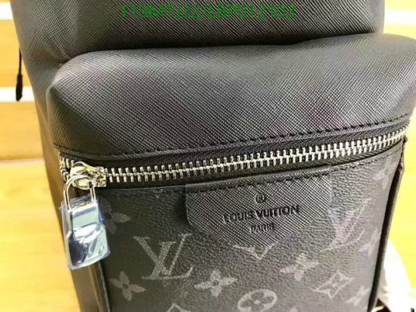 Louis Vuitton AAA+ Replica Discovery Taiga Black Eclipse Canvas Backpack LBP0121037654