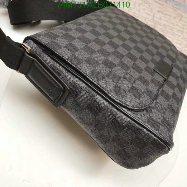 Louis Vuitton AAA+ Replica District PM crossbody Shoulder Bag LB07141063257