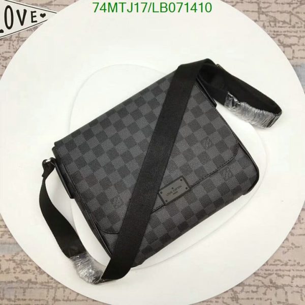 Louis Vuitton AAA+ Replica District PM crossbody Shoulder Bag LB07141063257