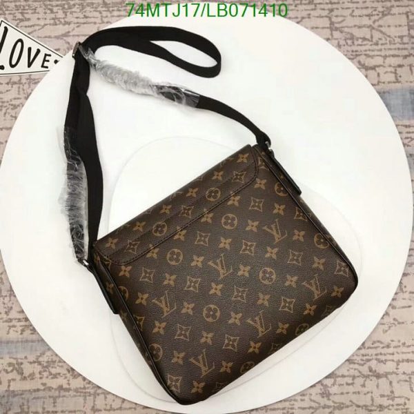 Louis Vuitton AAA+ Replica District PM crossbody Shoulder Bag LB07141063257