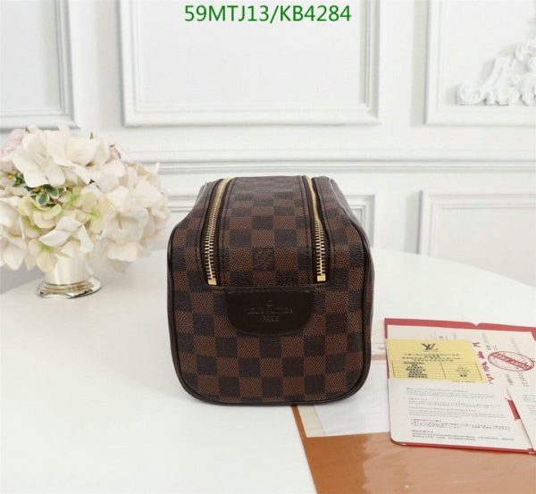 Louis Vuitton AAA+ Replica Dop Kit new Travel bag KB42847568243