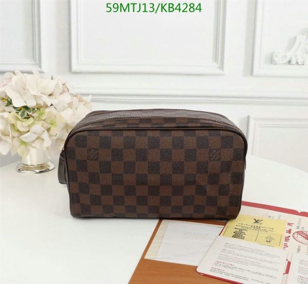 Louis Vuitton AAA+ Replica Dop Kit new Travel bag KB42847568243