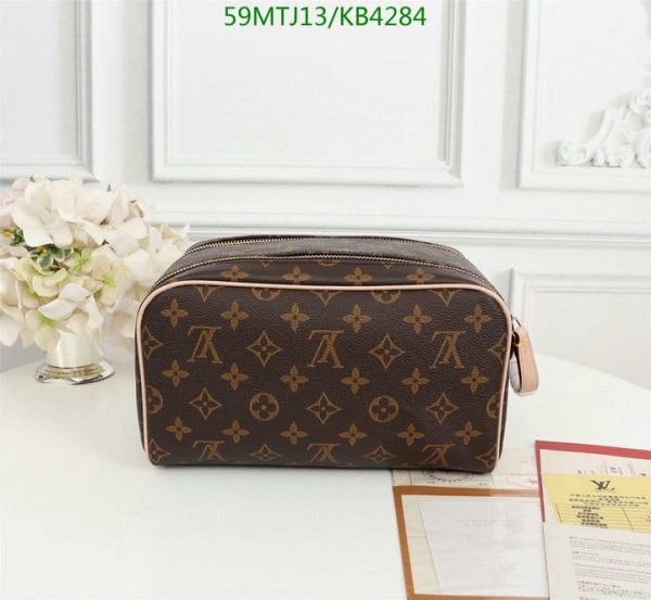 Louis Vuitton AAA+ Replica Dop Kit new Travel bag KB42847568243