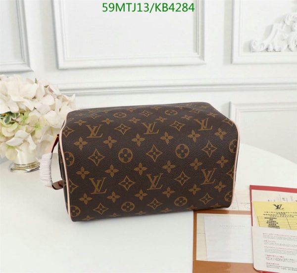 Louis Vuitton AAA+ Replica Dop Kit new Travel bag KB42847568243