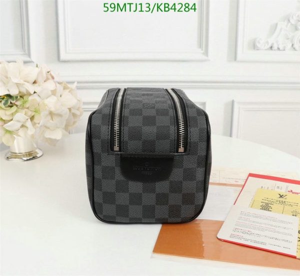 Louis Vuitton AAA+ Replica Dop Kit new Travel bag KB42847568243