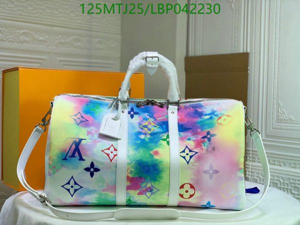 Louis Vuitton AAA+ Replica Duffle Bag LBP0422304706