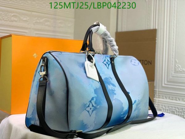 Louis Vuitton AAA+ Replica Duffle Bag LBP0422304706