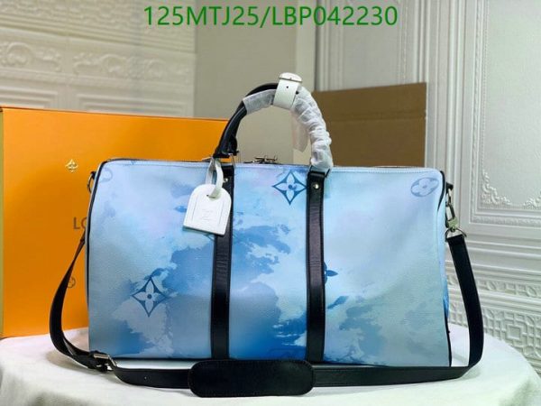 Louis Vuitton AAA+ Replica Duffle Bag LBP0422304706