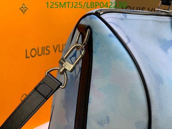 Louis Vuitton AAA+ Replica Duffle Bag LBP0422304706