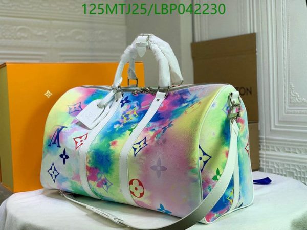 Louis Vuitton AAA+ Replica Duffle Bag LBP0422304706