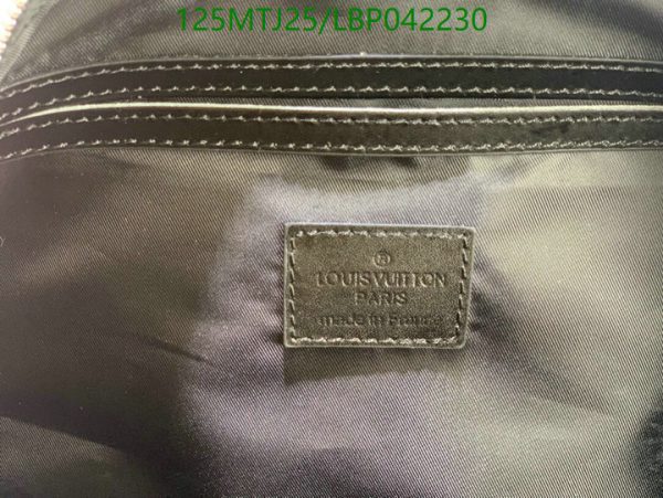 Louis Vuitton AAA+ Replica Duffle Bag LBP0422304706