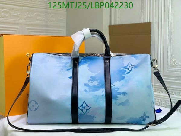 Louis Vuitton AAA+ Replica Duffle Bag LBP0422304706