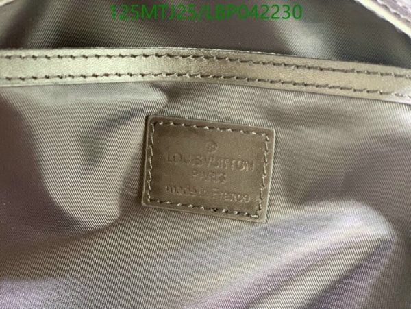 Louis Vuitton AAA+ Replica Duffle Bag LBP0422304706