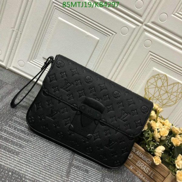 Louis Vuitton AAA+ Replica Duo Messenger Bag KB42975710368