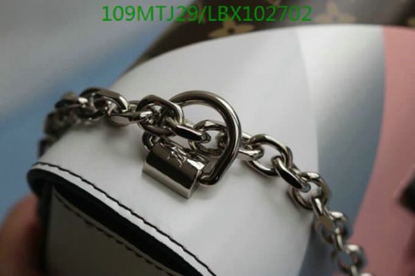 Louis Vuitton AAA+ Replica  Epi Leather Twist Tape Chain Clutch Bag LBX1027028942