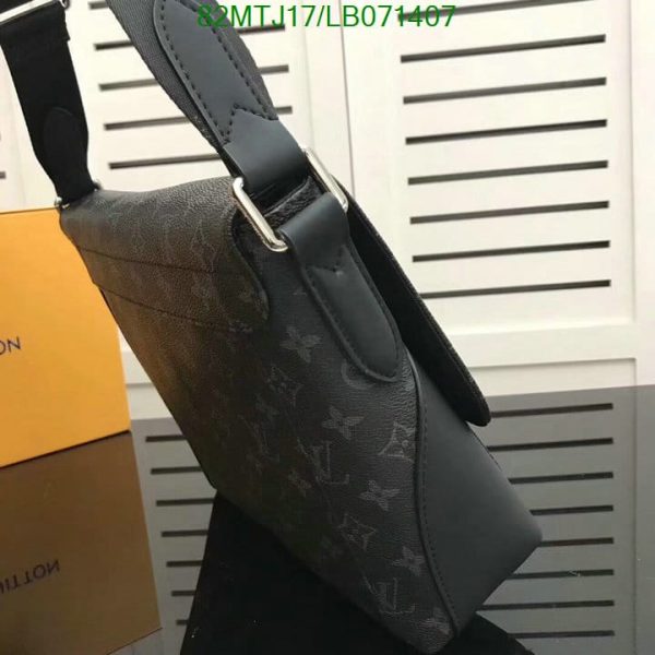 Louis Vuitton AAA+ Replica Explorer Messenger Bag LB07140756913