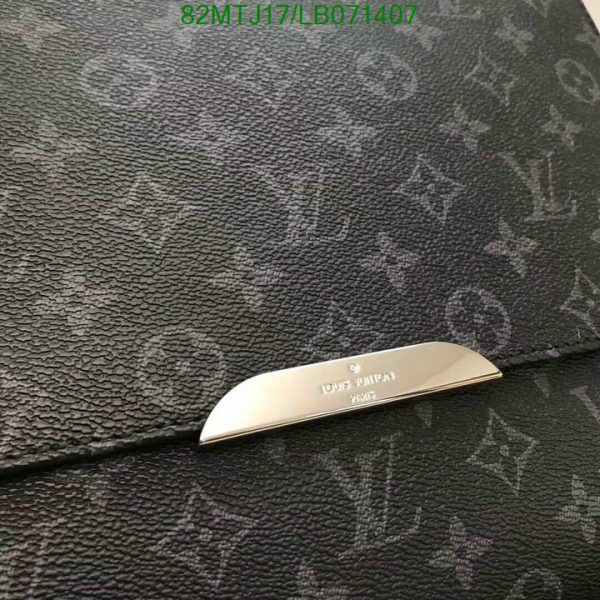 Louis Vuitton AAA+ Replica Explorer Messenger Bag LB07140756913