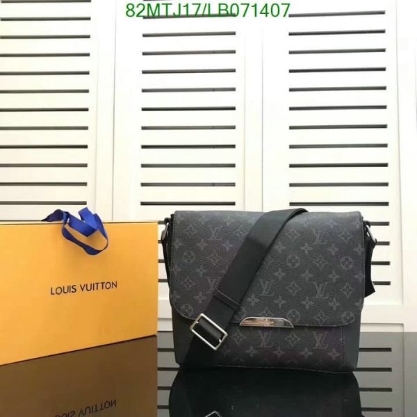 Louis Vuitton AAA+ Replica Explorer Messenger Bag LB07140756913