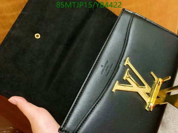 Louis Vuitton AAA+ Replica Gold Chain Leather Cross Body Bag YB44225219763