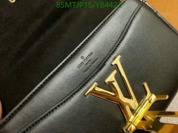 Louis Vuitton AAA+ Replica Gold Chain Leather Cross Body Bag YB44225219763